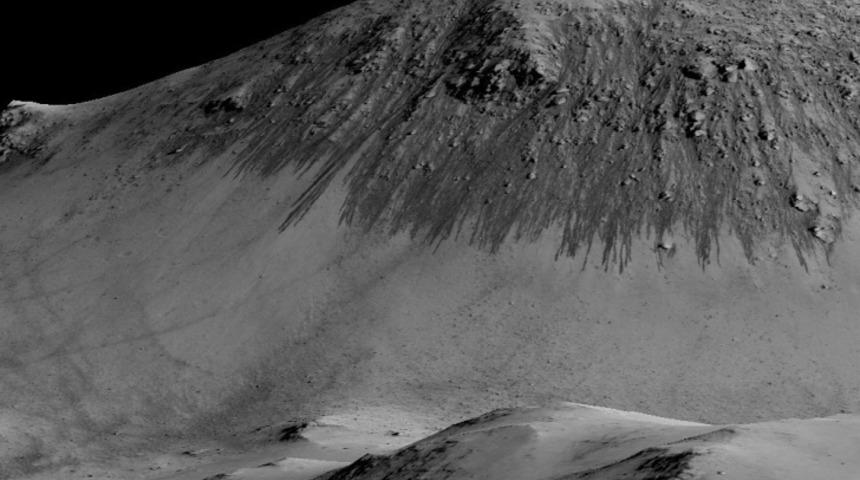 Mars'ta Sıvı, Akışkan, An İtibariyle Mevcut Su Bulundu; Biz Bu Duruma Komikli Başlık Atmayız Kardeş!