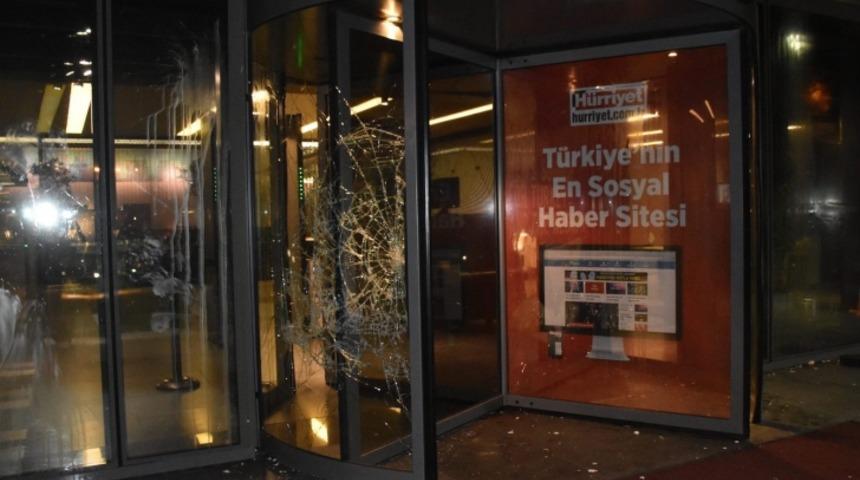 &Ouml;ncesiyle ve Sonrasıyla Ahmet Hakan&rsquo;a Yapılan Saldırı ile İlgili G&ouml;z &Ouml;n&uuml;nde Bulundurulması Gereken Detaylar