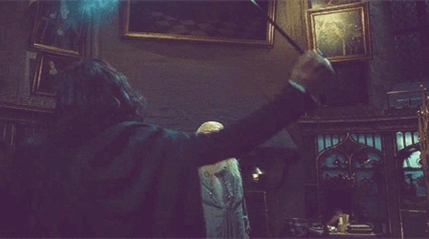 Salı D&uuml;nyanın En İyi 100 Dj'i Arasına Giren İlk Ve Tek T&uuml;rk Olan Dj Tarkan'la Sallanıyor