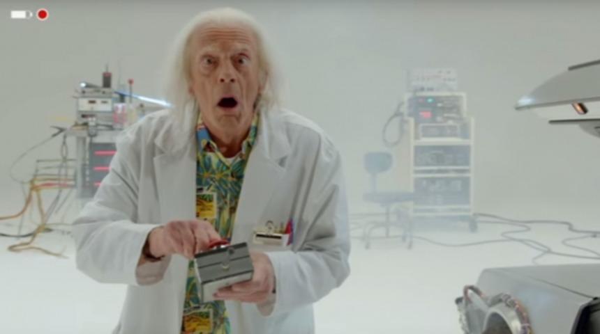 Doktor Brown, Yirmi Beş Yıl Sonra Tekrar Ekran Karşısına Ge&ccedil;iyor!