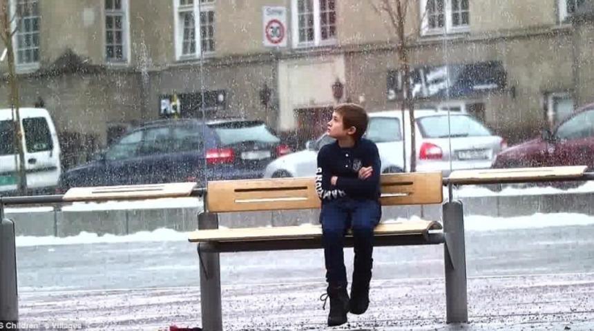 K&uuml;&ccedil;&uuml;k Bir Aşk Hikayesi