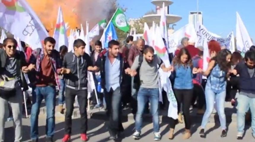 Barış Mitingi'nde Patlama &Ouml;ncesinde Atılan Slogan ''Ellerinden Pankartlar'' Ve T&uuml;rk İnsanının Cehalet Seviyesi