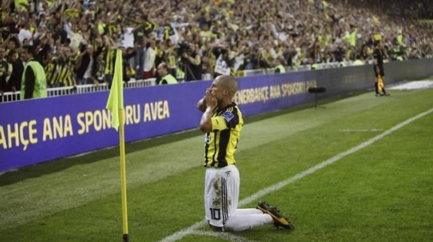 Hagi mi? Alex mi? İşte Türkiye'de Top Koşturmuş En İyi Yabancı 10 Numaralar