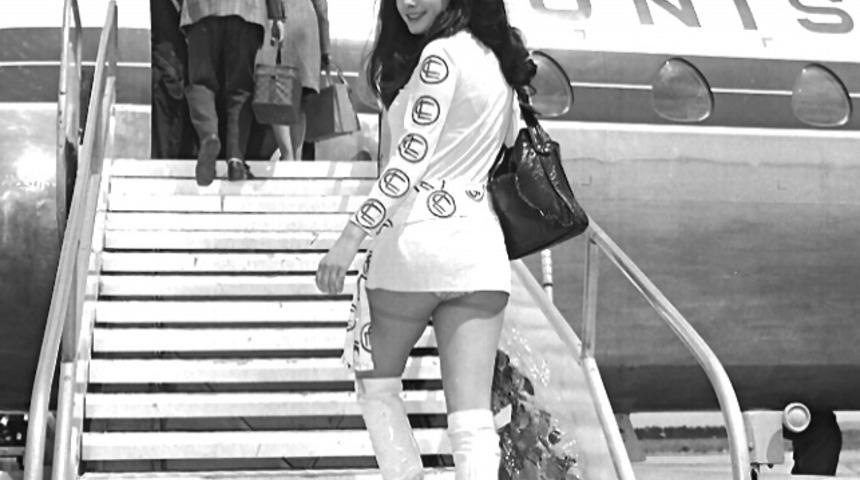 Hostesler Bu İ&ccedil;eriğe &Ccedil;ok Kızacak...  Hostes Fantezisi Formalardan Mı Kaynaklandı? 