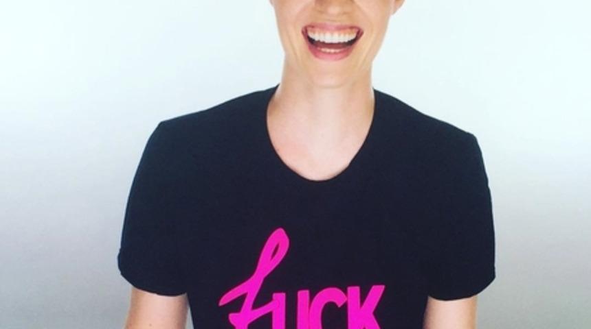 Meme Kanserine Kafa Tuttu! Her Aşamayı An Be An Fotoğrafladı! Aniela McGuinnes İle Tanışın!