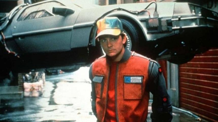 D&ouml;n&uuml;lmez Akşamın Ufkundayız: Markaların Twitter'daki  "Geleceğe D&ouml;n&uuml;ş" Yarışı