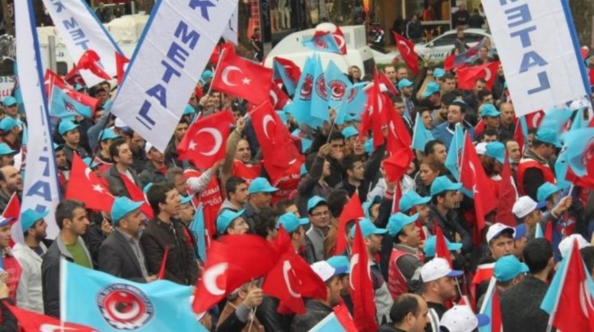 T&uuml;rk Metal Sendikası &Uuml;yesi İş&ccedil;ilerinden Cumhuriyet Bayramı Kutlaması
