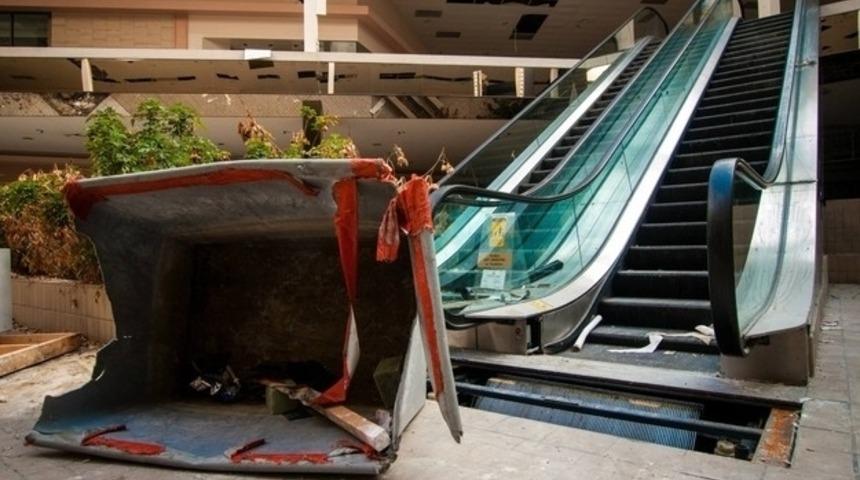 Dünyanın Dört Bir Yanından, Terkedilmiş Alışveriş Merkezleri ve Ürperten Resimleri