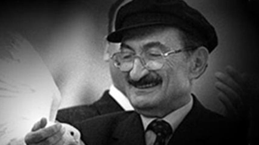 Ecevit &Ouml;lmedi Şiirlerde Yaşıyor! &Ouml;l&uuml;m&uuml;n&uuml;n 9. Yılında B&uuml;lent Ecevit'i 9 G&uuml;zel Şiiriyle Anıyoruz