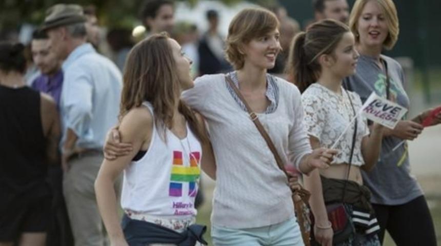 'Hi&ccedil;bir Kadın Tamamen Heteroseks&uuml;el Değil'