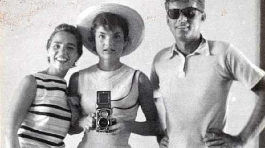 Ünlülerden Yüzünüzü Güldürecek Tarihi Fotoğraflar 