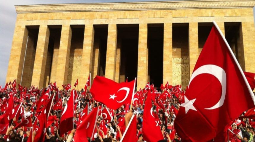 77. &Ouml;l&uuml;m Yıld&ouml;n&uuml;m&uuml;nde Mustafa Kemal Atat&uuml;rk'e T&uuml;rk Gen&ccedil;lerinden Mesaj Var