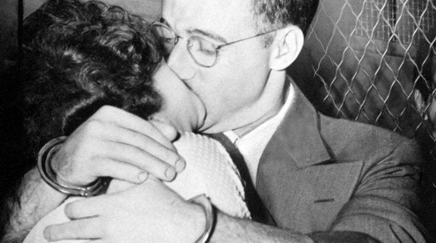 Soğuk Savaş Yıllarının Yok Yere İdam Edilen Rosenberg &Ccedil;ifti