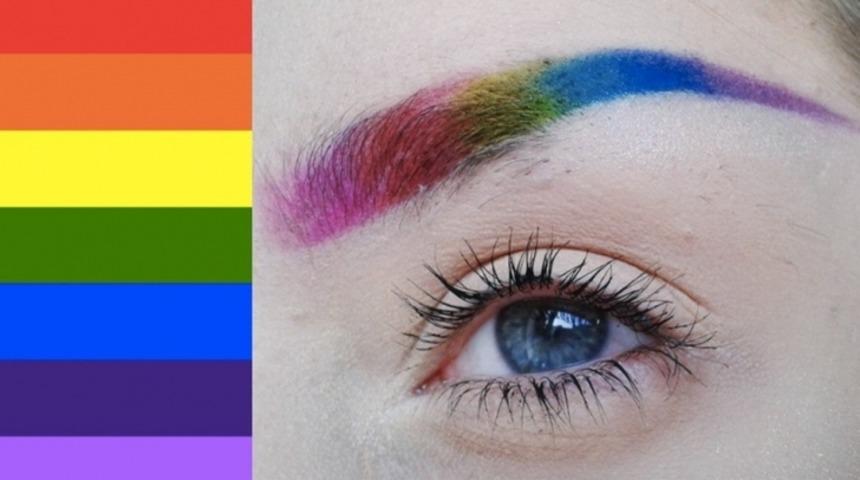 Aman Yarabbi Yeni Akım mı Geliyor? Baş D&ouml;nd&uuml;ren Rengarenk Kaşlar!