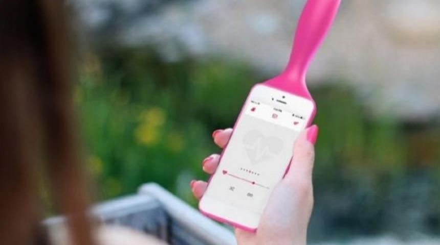 Meraklısına M&uuml;jde; Vibrat&ouml;r Olarak Da Kullanılabilen Akıllı Telefon Kılıfı Yapıldı