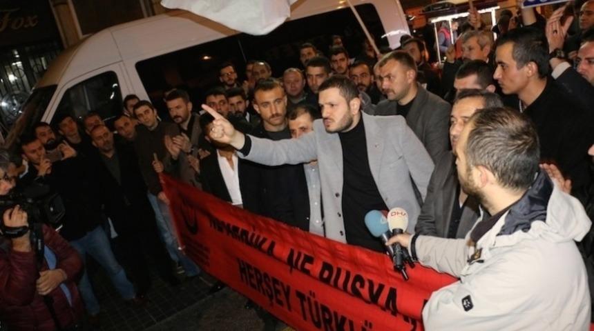 &Uuml;lk&uuml;c&uuml;lerin Pusulası Yine Şaştı: Rus Konsolosluğu Yerine Hollanda Konsolosluğu'nu Yumurtaladılar.