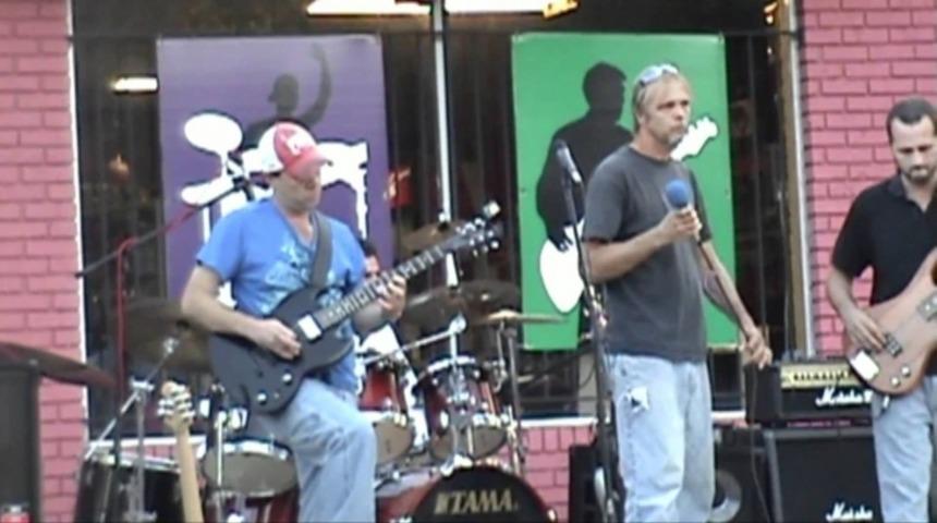 D&uuml;nyanın En K&ouml;t&uuml; Pink Floyd Coverlayan Grubu Butchers İle Tanışın!