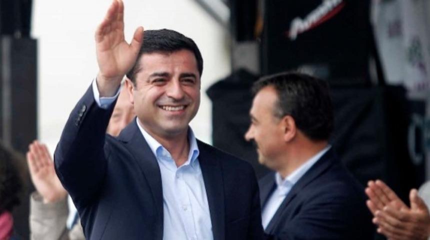 "Ortadoğu'dan Türkiye'ye Sığınan Hiç Kimse Mülteci Statüsü Alamıyor" mu?