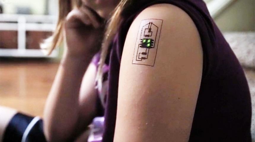 Teknoloji Yine Aldı Başını Gidiyor: Elektronik Dövmeniz Olsun İster Misiniz?