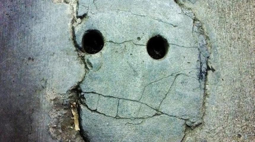 Baktığınız Her Yerde Yüzler mi Var?: Bazı İnsanlar Neden Baktıkları Şeylerde Yüz Görür?