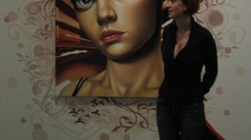 B&uuml;y&uuml;k G&ouml;zl&uuml; Kadınların Tanrısı Sas Christian&rsquo;dan B&uuml;y&uuml;leyici Resimler