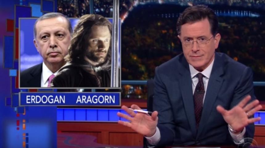 ABD'nin Ünlü Talk Show Sunucusu Stephen Colbert Gollum Davasında Davalıyı Temsil Etmeye Gönüllü Oldu ve Savunma Konuşması Yaptı