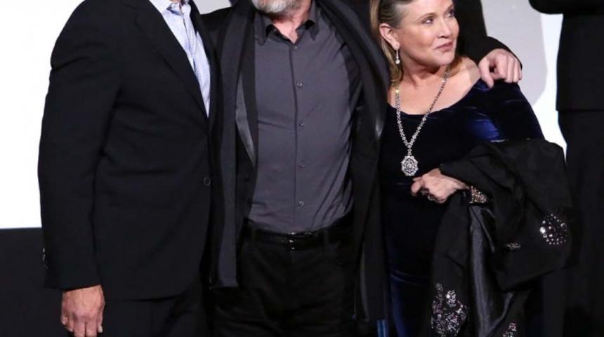 Star Wars: The Force Awakens Pr&ouml;miyeri, Hollywood'un Şimdiye Kadar Yaşadığı En B&uuml;y&uuml;k Gala Olarak Tarihe Ge&ccedil;ti! İşte Kırmızı Halıdan Fotoğraflar