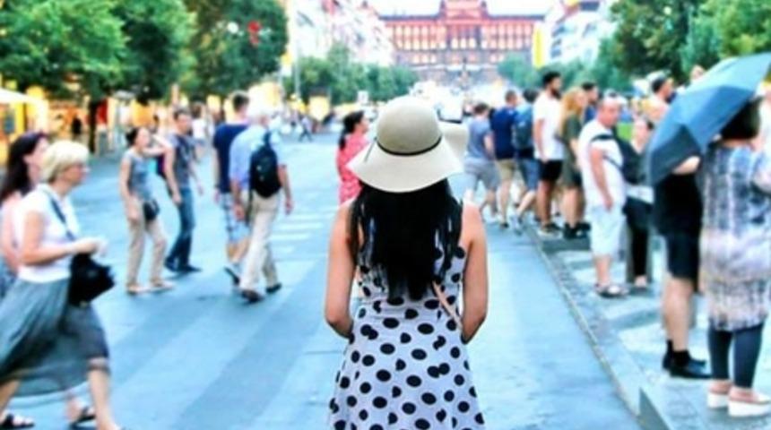 Zengin Olmadan Dünyayı Dolaşmanın Yolu