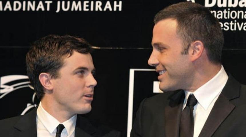 &Uuml;nl&uuml; Kardeş &Ccedil;ekişmeleri