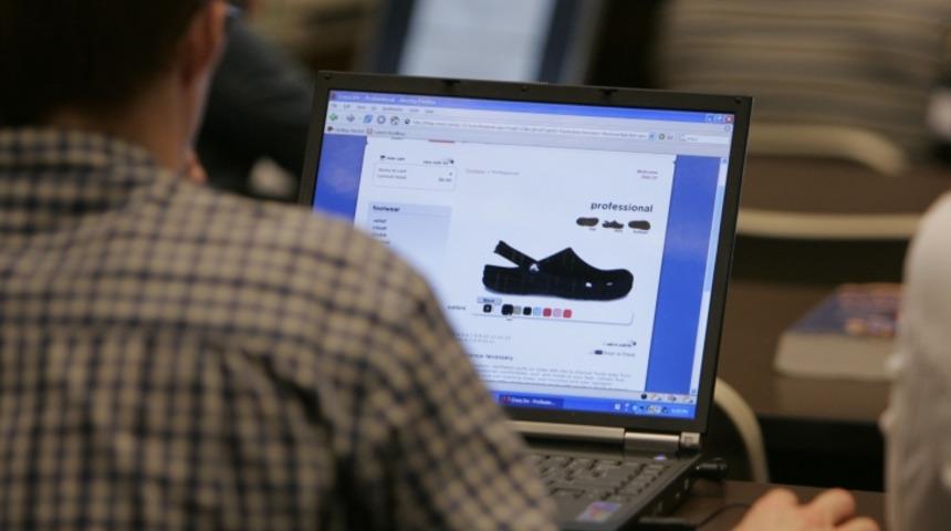 Post-Modern T&uuml;keticinin Karakter ve Davranışını Algılama