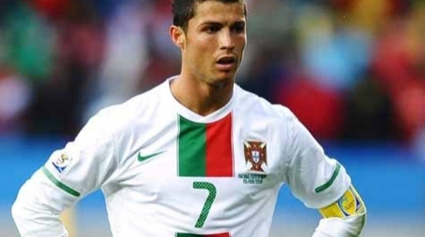 Kova, Başarılı ve Karizmatik&hellip; Bug&uuml;nlerin En &Uuml;nl&uuml; 10 Kova Erkeği!