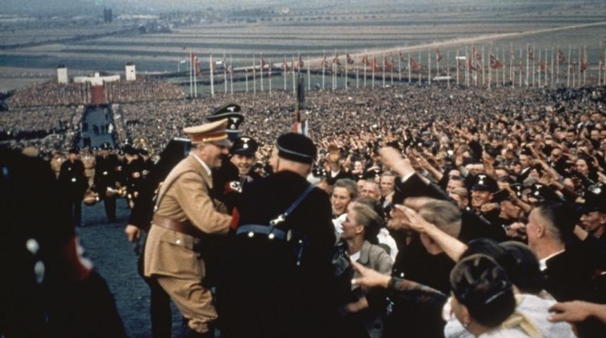 Fotoğraflarla Hitler ve Ona Aşık Halkı 