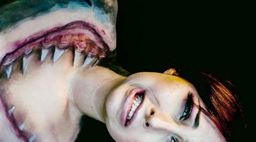 "Makyajsız Halin Daha G&uuml;zel Sevgilim" Dedirten &Ccedil;alışmaları İle &Ccedil;ok Konuşulan Boyama Sanat&ccedil;ısı Andrea De La Ossa