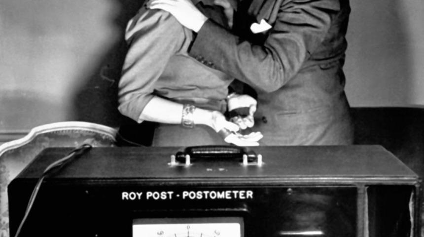 Yalan Makinesine Bağlıyken Öpüşürseniz Ne Olur?