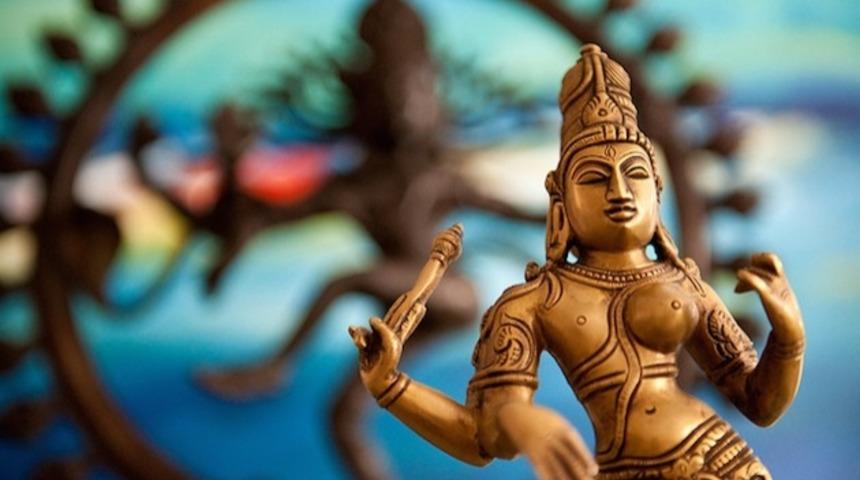 Sevgilinizle Huzurlu Bir Cinsellik Yaşamanız İ&ccedil;in Yatak Odanızda Neler Olmalı?