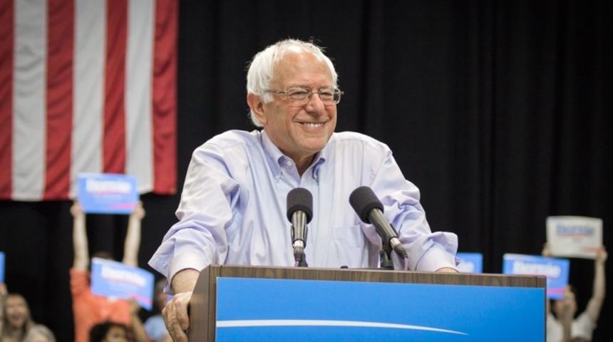 ABD Başkanlık Se&ccedil;imleri Yaklaşıyor! Se&ccedil;imlerin &Ccedil;aktırmadan G&uuml;mb&uuml;r G&uuml;mb&uuml;r Gelen Demokrat Adayı Bernie Sanders'ı Tanıyalım