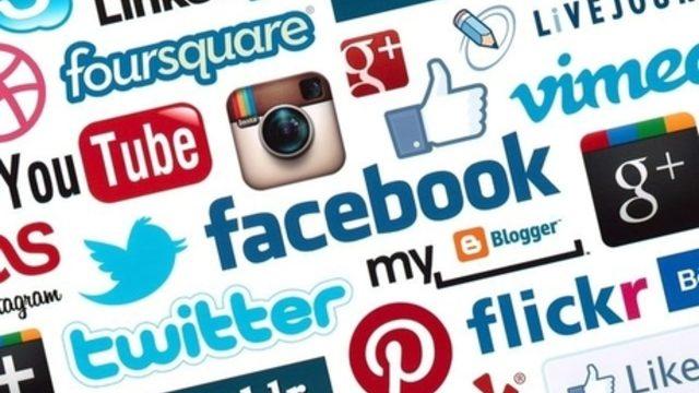  Can We Guess Your Favourite Supermodel Based On Your Most-Used App?