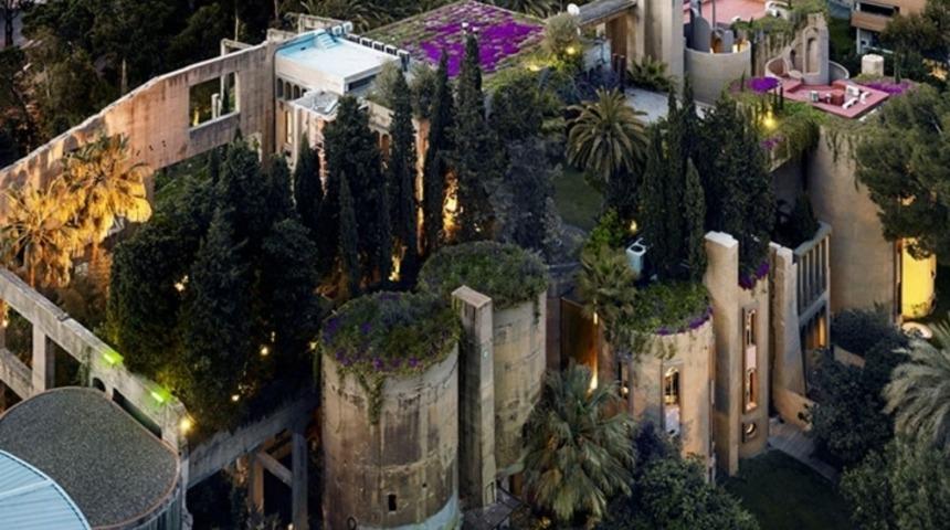 İspanyol Mimar 1. D&uuml;nya Savaşı'ndan Kalma &Ccedil;imento Fabrikasını Satın Aldı, Evi Yaptı!