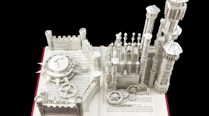 Game Of Thrones Serisinin Kitaplarını Kağıttan Heykellere D&ouml;n&uuml;şt&uuml;ren Sanat&ccedil;ı!