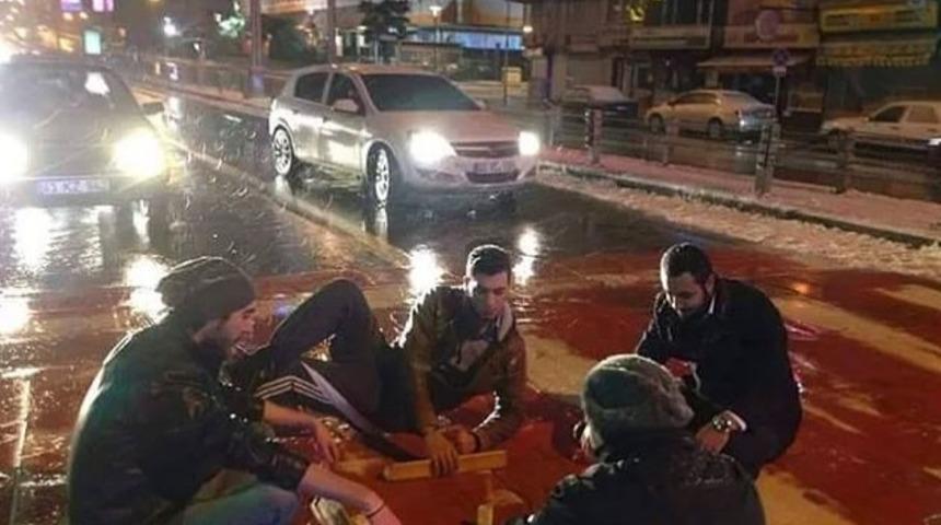 Okeyin bir oyundan daha fazlası olduğunun kanıtı niteliğinde görseller!