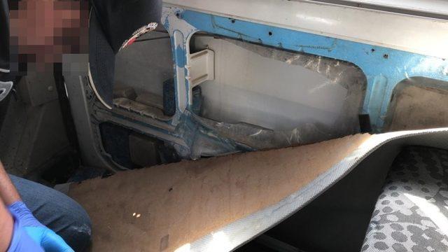 Van’da BİR minibüste 49 kilo eroin ele geçirildi