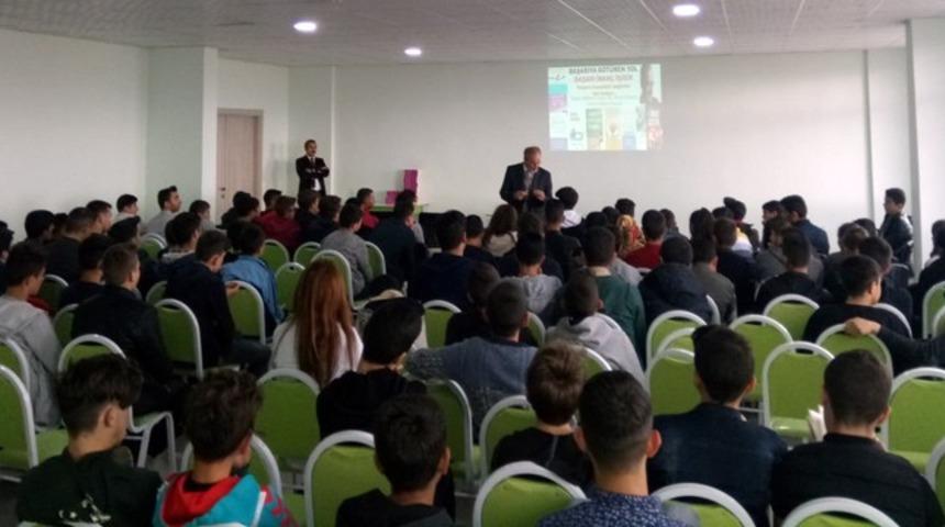 Erzurum Bilim Teknik Koleji &ouml;ğrencilerini yazarlarla buluşturuyor