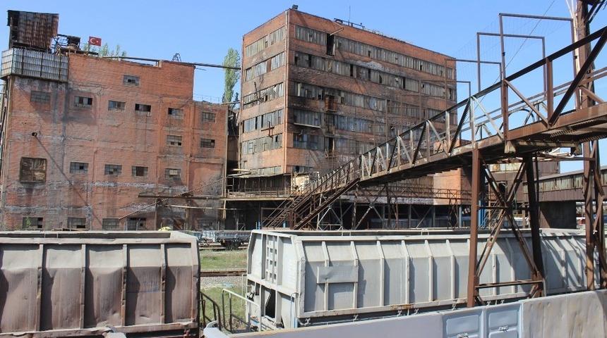 Elektrik trafosu patladı: 3 yaralı