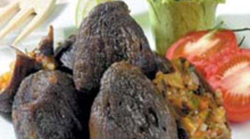 Kuru Patlıcan Dolması