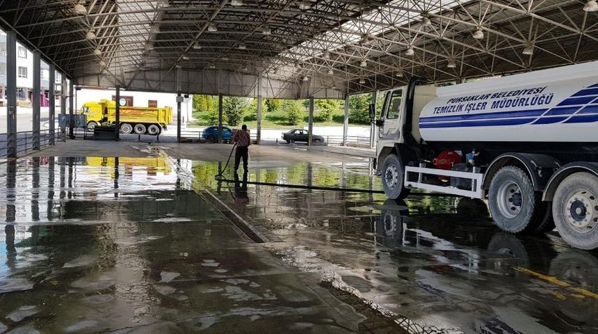 Pursaklar&rsquo;ın temizliği, vatandaşın huzuru i&ccedil;in gece g&uuml;nd&uuml;z mesai