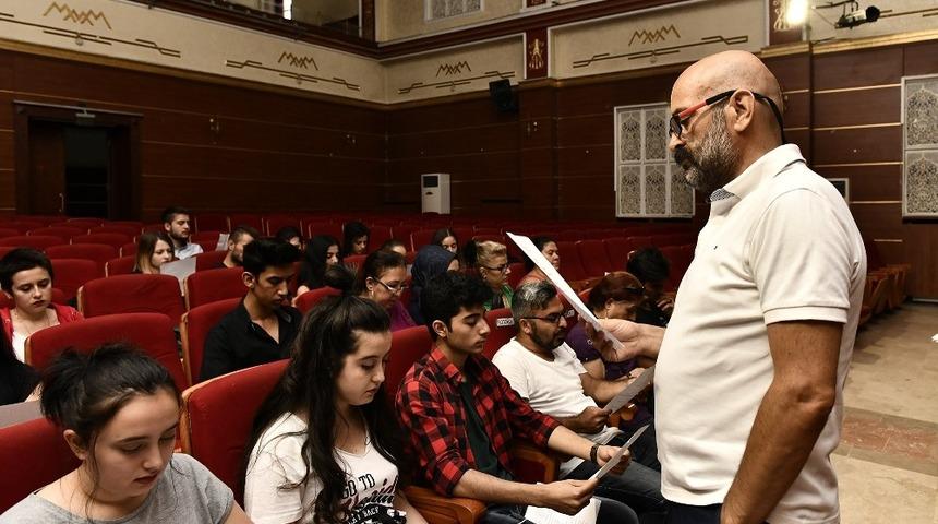 “Dikkat trafik” var