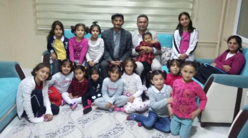 Van&rsquo;da &ccedil;ocuklar yaşlılar ile buluştu