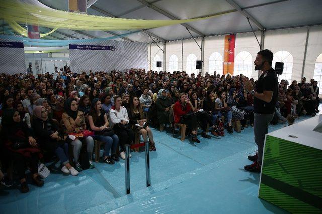 Kayseri Kitap Fuarı’na katılan yazarlardan Büyükşehir Belediyesi’ne teşekkür