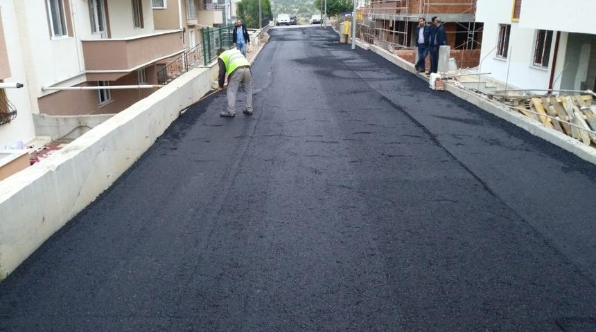 Ertuğrulgazi Mahallesi&rsquo;nde asfaltlama &ccedil;alışmaları s&uuml;r&uuml;yor