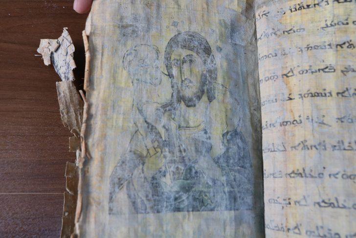  İncil mi değil mi? Uzmanlar bile karar veremedi! Bulunur bulunmaz koruma altına alındı G1